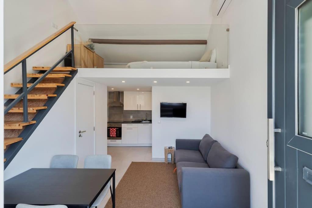 Portela House Apartment *